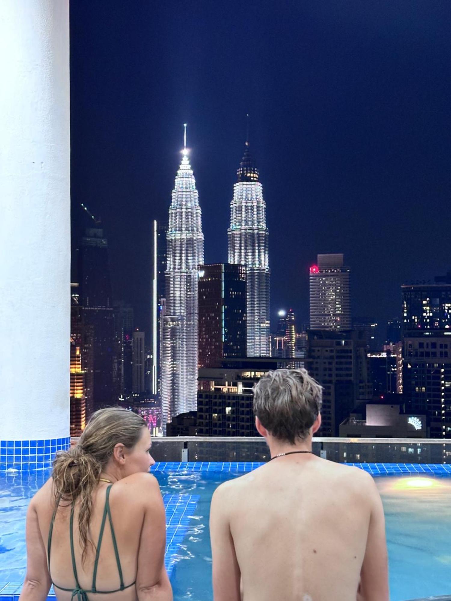 Апартаменты The Luxe Infinitum Klcc By Sahara Куала-Лумпур Экстерьер фото