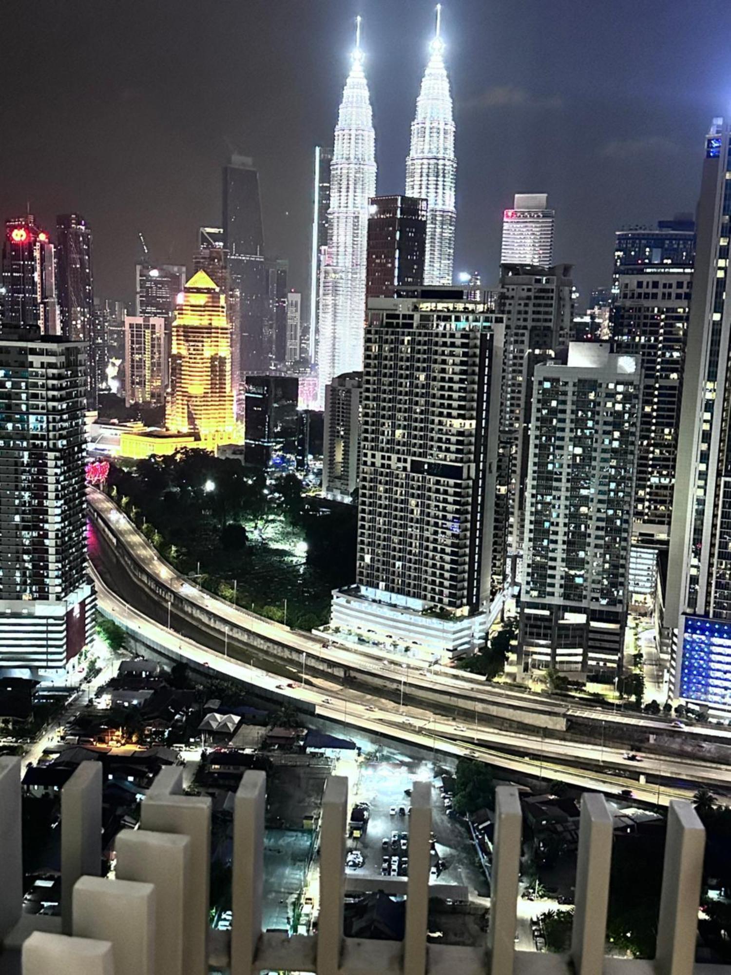 Апартаменты The Luxe Infinitum Klcc By Sahara Куала-Лумпур Экстерьер фото
